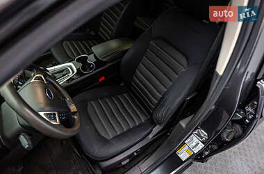 Седан Ford Fusion 2015 в 