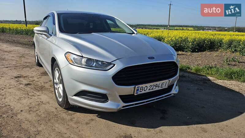 Седан Ford Fusion 2016 в 