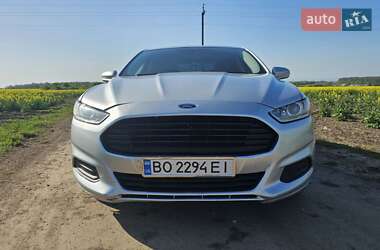Седан Ford Fusion 2016 в 