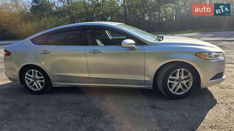 Седан Ford Fusion 2016 в Чорткове