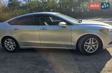 Седан Ford Fusion 2016 в 