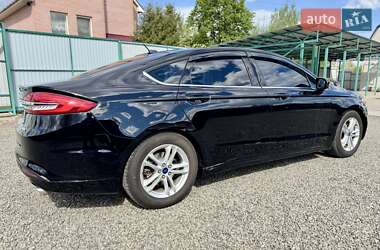 Седан Ford Fusion 2017 в 