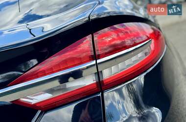 Седан Ford Fusion 2017 в 