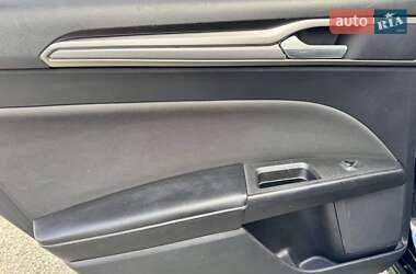 Седан Ford Fusion 2017 в 
