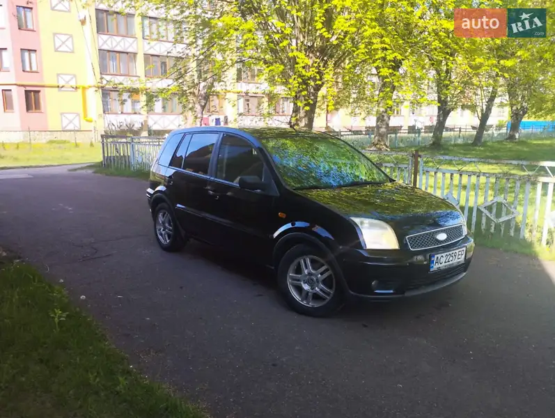 Хэтчбек Ford Fusion 2005 в 
