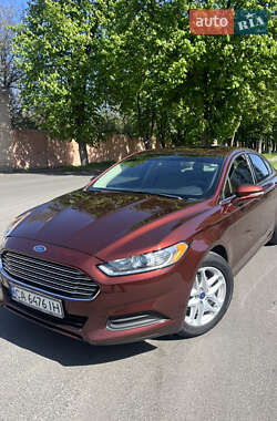 Седан Ford Fusion 2015 в 