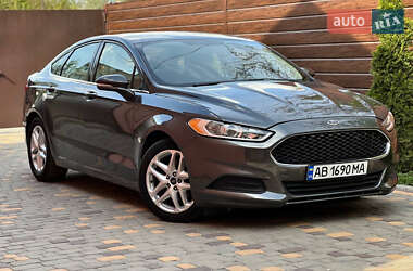 Седан Ford Fusion 2015 в 
