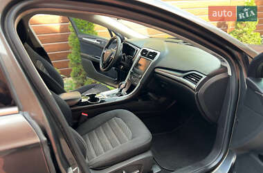 Седан Ford Fusion 2015 в 