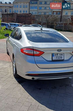 Седан Ford Fusion 2015 в Львові