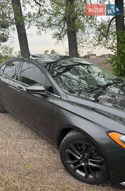 Седан Ford Fusion 2016 в 