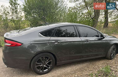 Седан Ford Fusion 2016 в 