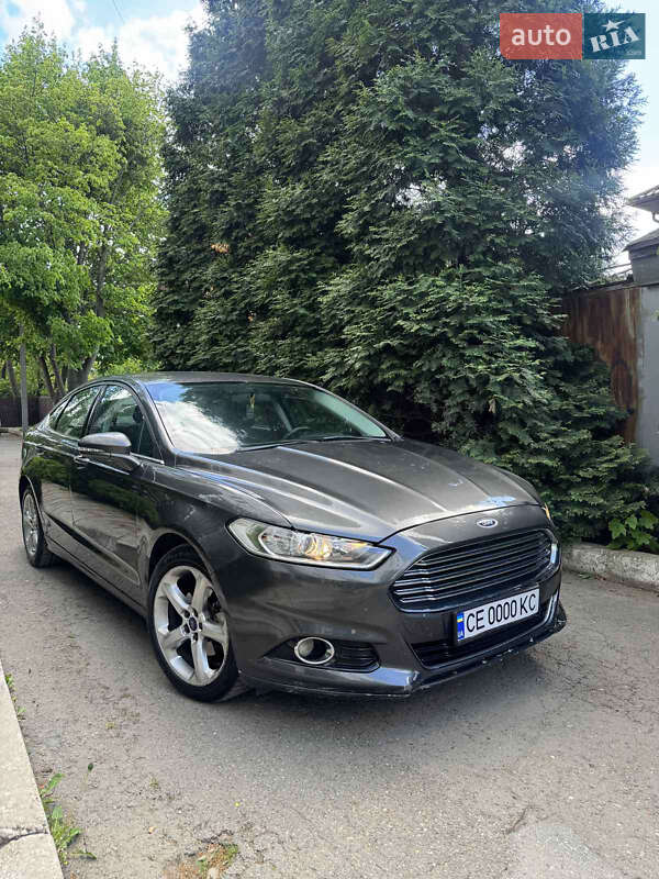 Седан Ford Fusion 2015 в Чернівцях