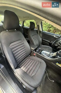 Седан Ford Fusion 2015 в 