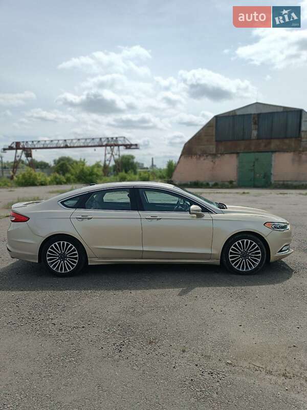 Седан Ford Fusion 2019 в Рівному