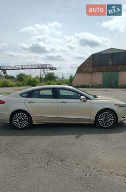 Седан Ford Fusion 2019 в 