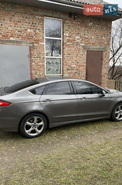 Седан Ford Fusion 2014 в 
