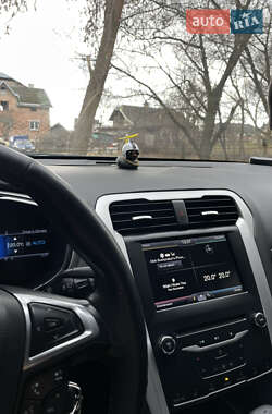 Седан Ford Fusion 2014 в 
