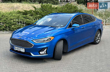 Седан Ford Fusion 2019 в Одесі