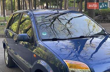 Хэтчбек Ford Fusion 2008 в 