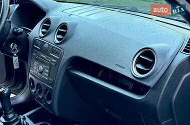 Хэтчбек Ford Fusion 2009 в 