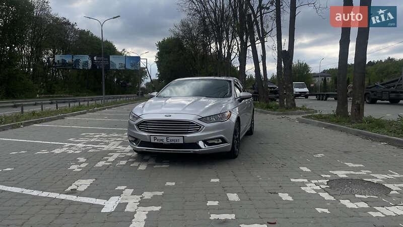 Седан Ford Fusion 2017 в 