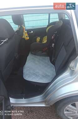 Хэтчбек Ford Fusion 2008 в 