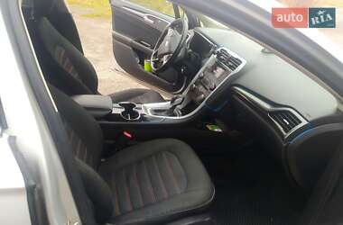 Седан Ford Fusion 2014 в 