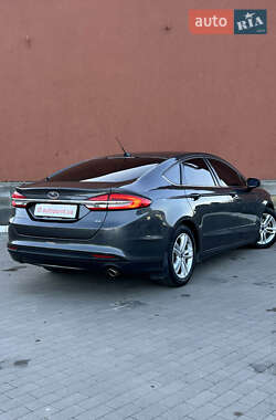 Седан Ford Fusion 2018 в 