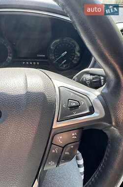 Седан Ford Fusion 2015 в 