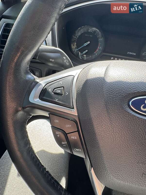 Седан Ford Fusion 2015 в Измаиле