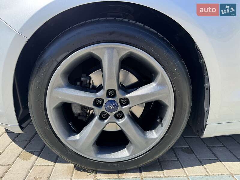 Седан Ford Fusion 2015 в Измаиле