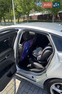 Седан Ford Fusion 2015 в 