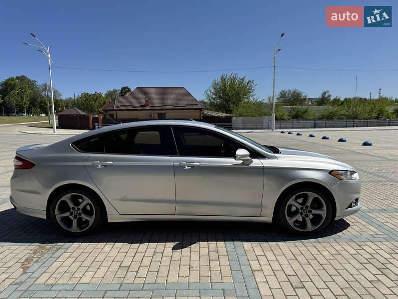 Седан Ford Fusion 2015 в Измаиле