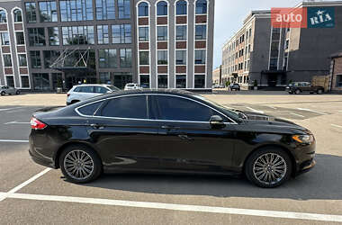 Седан Ford Fusion 2015 в 