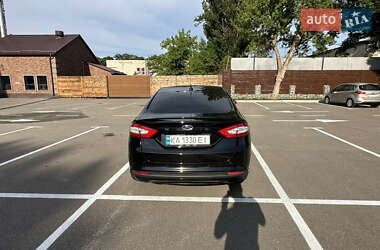 Седан Ford Fusion 2015 в 