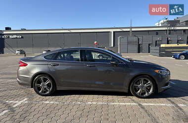 Седан Ford Fusion 2016 в 