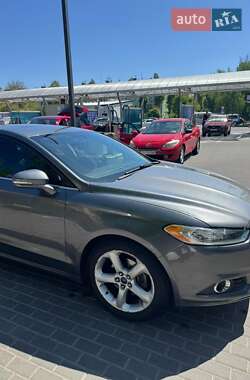 Седан Ford Fusion 2014 в 