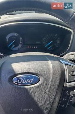 Седан Ford Fusion 2014 в 