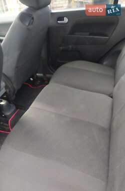 Хэтчбек Ford Fusion 2010 в 