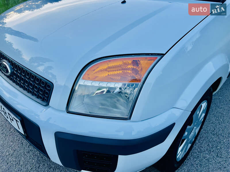 Хэтчбек Ford Fusion 2007 в Мукачево