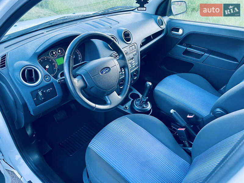 Хэтчбек Ford Fusion 2007 в Мукачево