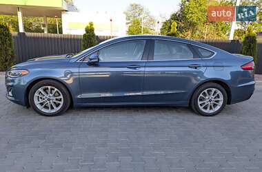 Седан Ford Fusion 2018 в 