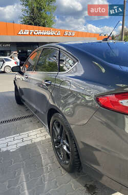 Седан Ford Fusion 2015 в 