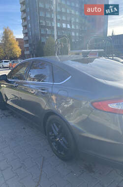 Седан Ford Fusion 2015 в 