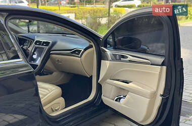 Седан Ford Fusion 2012 в 