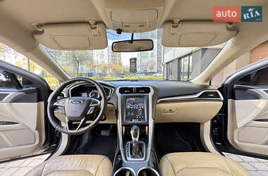Седан Ford Fusion 2012 в 