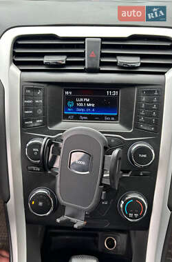 Седан Ford Fusion 2014 в 