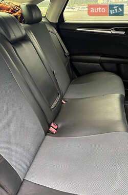 Седан Ford Fusion 2014 в 