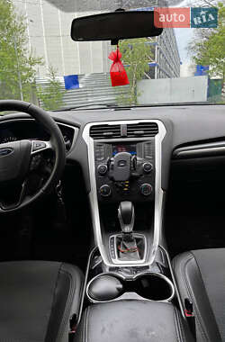 Седан Ford Fusion 2014 в 