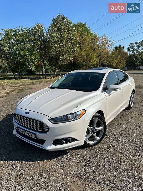 Седан Ford Fusion 2013 в 